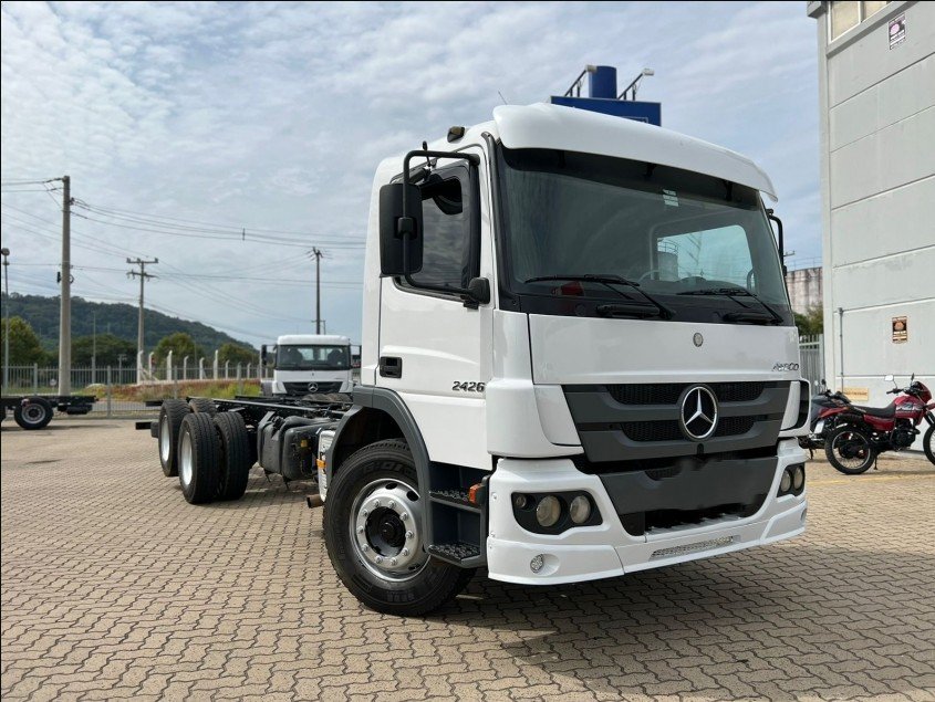 MERCEDES-BENZ ATEGO 2426 6X2 240 DIESEL MANUAL 2013 MERCEDES-BENZ ATEGO 2426 6X2 240 DIESEL MANUAL 2013